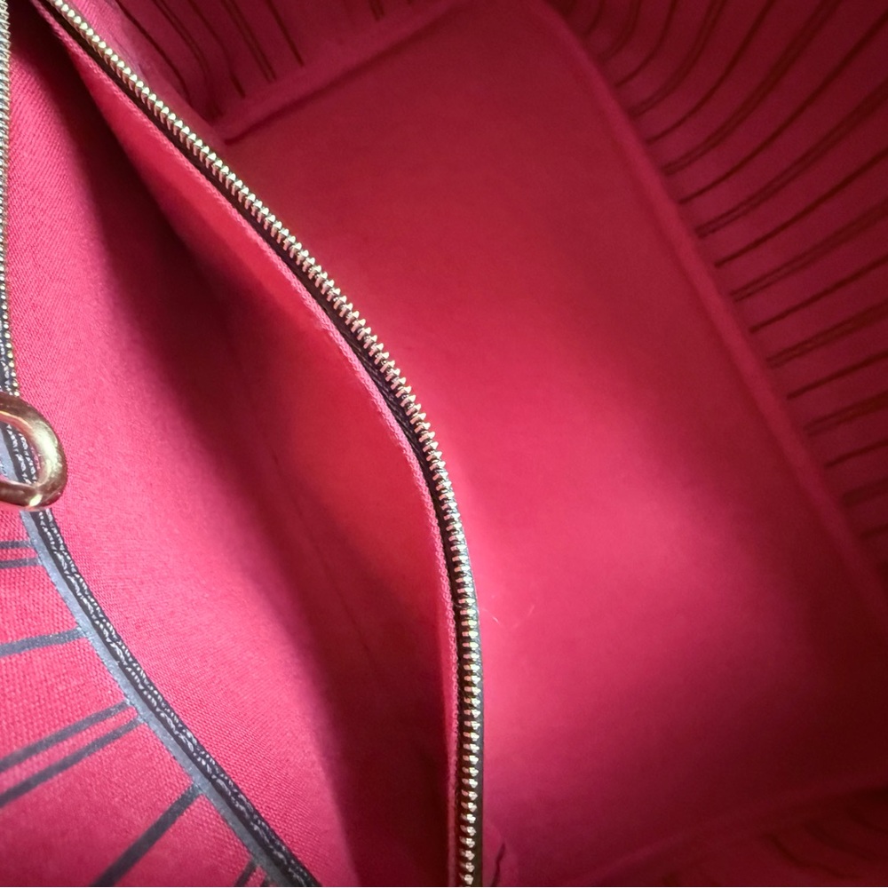 Louis Vuitton Neverfull MM Tote - Damier Ebene + Cherry with original packaging - Picture 10 of 16